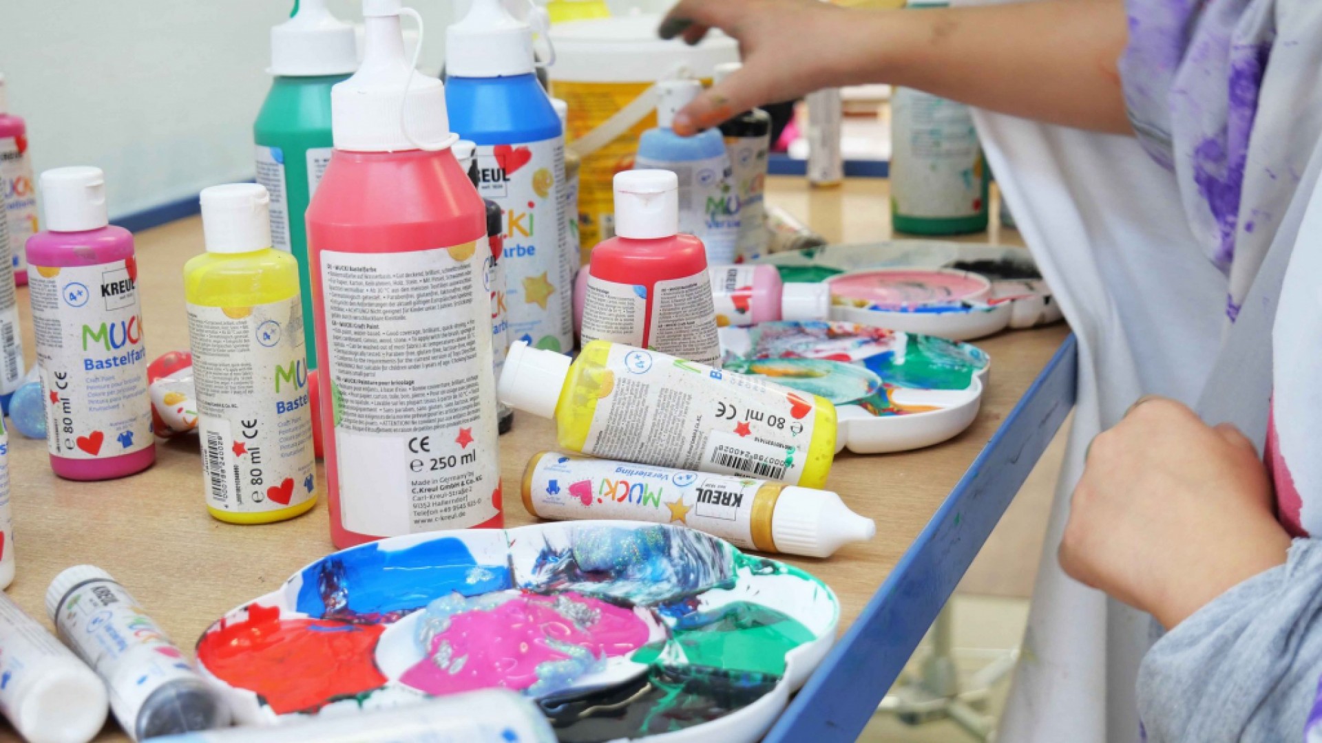 Nápady na kreativní aktivity s dětmi: Malování barvami MUCKI